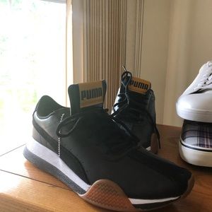 PUMA SNEAKERS